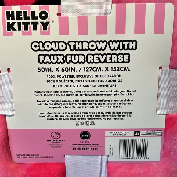 Hello Kitty faux fur reverse huge fluffy blanket - Picture 7 of 11